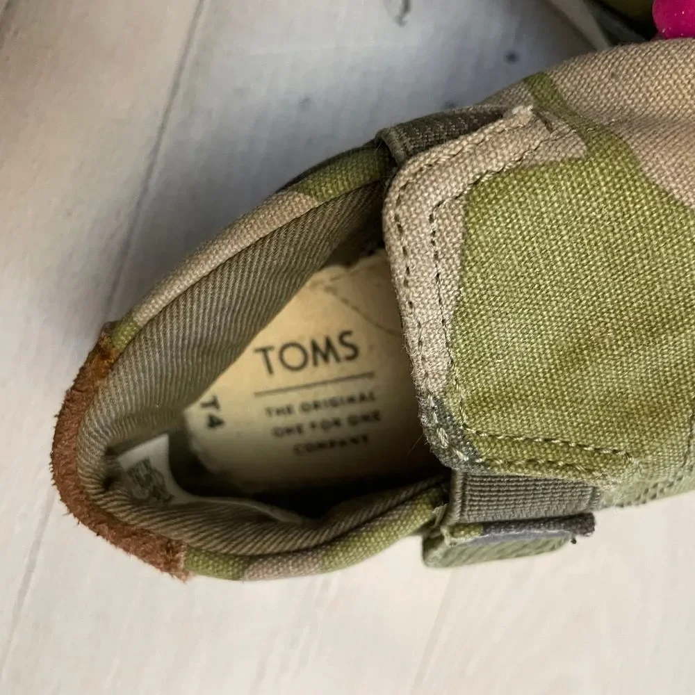 TOMS baby‎ shoes toddler 4